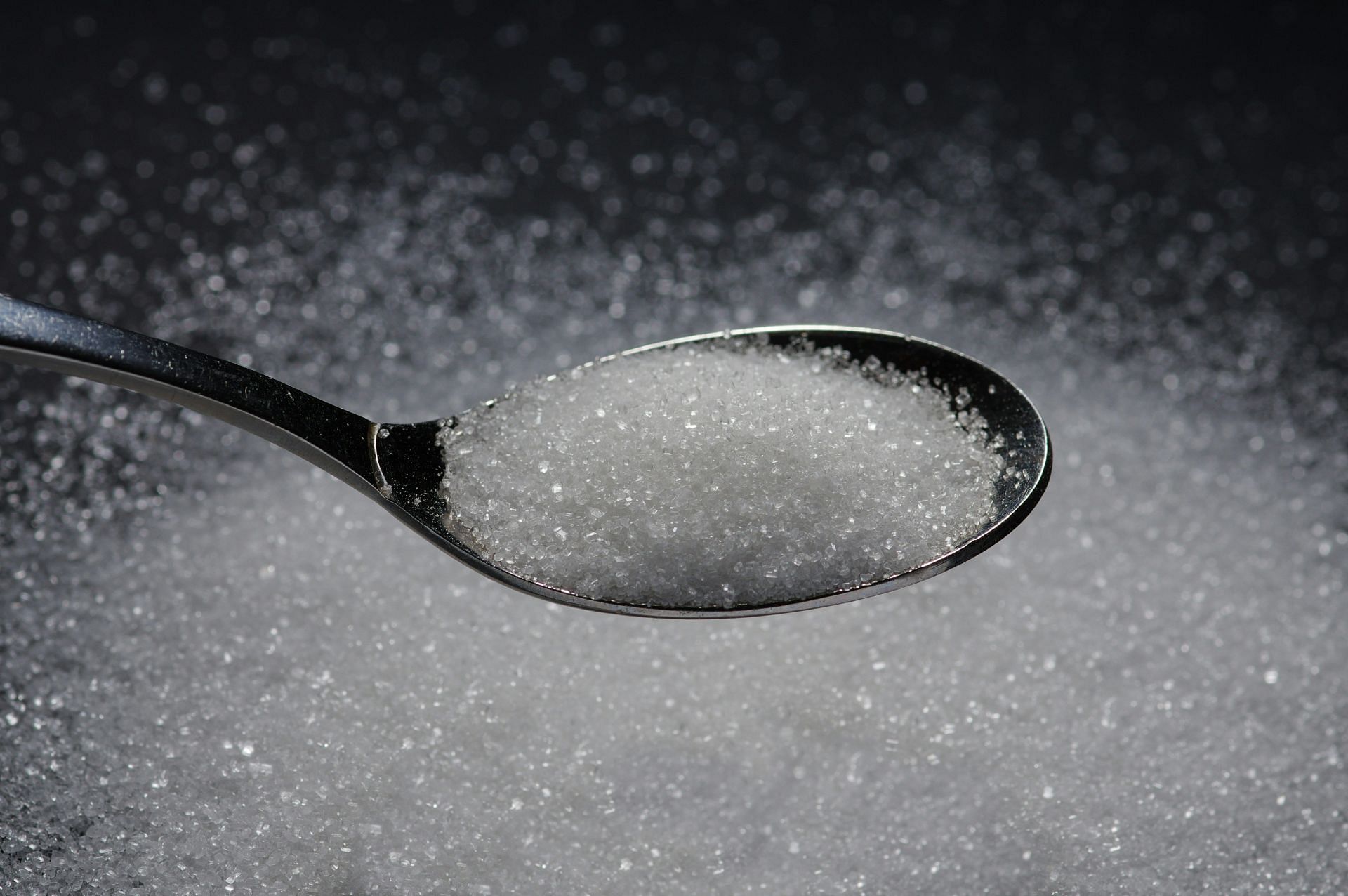 A sugar scrub to remove dark spots on the lips(Image by Immo Wegmann/Unsplash)